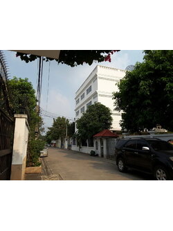 บ้านเดี่ยว 2 ชั้น พร้อมอาคารสำนักงาน 4 ชั้น ซ.งามวงศ์วาน 47 ชินเขต เนื้อที่ 150.2 ตร.ว. ถ.งามวงศ์วาน บางเขน กรุงเทพฯ สวย ตกแต่งด้วยไม้สักทอง