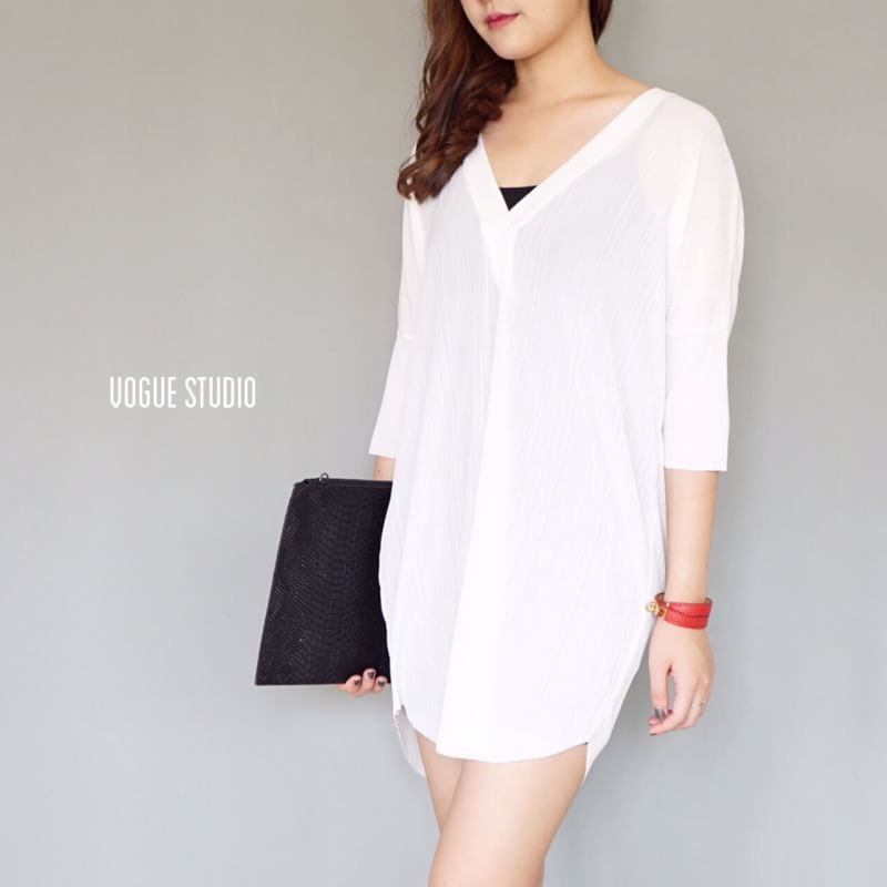 เดรสอัดพลีทถี่ คอวี ทรงไหล่ตก หน้าสั้นหลังยาว ใช้ผ้าอัดพลีทอย่างดี เนื้อนิ่ม ใส่สบาย มาพร้อมเสื้อซับในแยกชิ้น ทรงสวย ดูแพง ชุดเดียวอยู่คะ