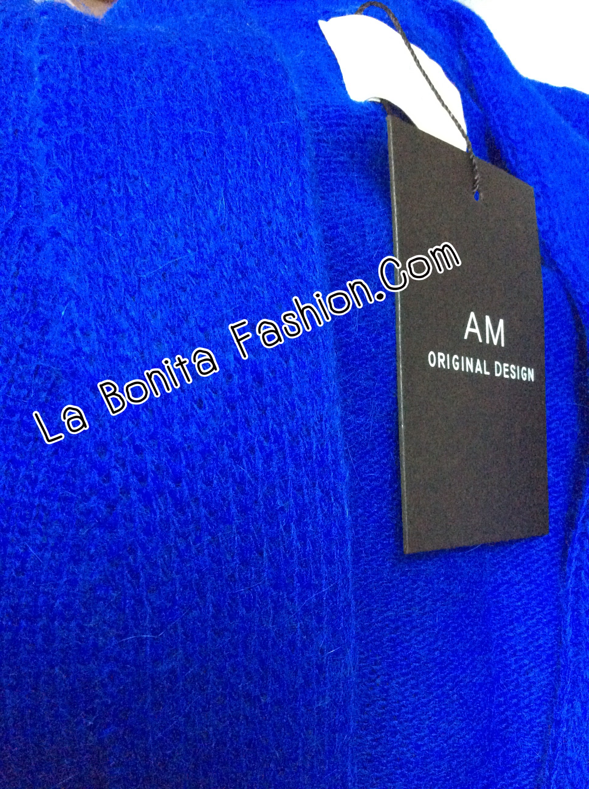 เดรสผ้าไหมพรมบาง คอวี มีลูกเล่นด้านหน้า มาพร้อมเข็มขัดผ้าเดียวกันค่ะ