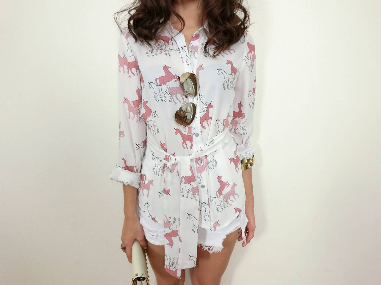 เสื้อเชื้ตผ้าดีมาก ผ้าปริ้นลายม้าน่ารักๆ มาพร้อมเชือกมัดเอว (ลายเดียวกับเสื้อ) สามารถนำมาผูกเอวหรือทำเป็นที่ประดับผมค่ะ