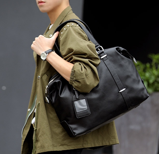 พร้อมส่ง กระเป๋าถือและสะพายไหล่ผู้ชาย ใส่คอมพิวเตอร์