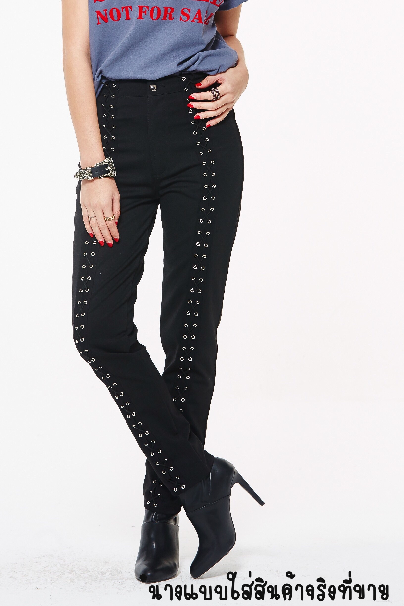 Tight Up Pants กางเกงสกินนี่ สีดำ ดีเทลสานไขว้หน้า เข้ารูปทรงสวย ตามที่นางแบบใส่ค่ะ แบบกำลังฮิตสุดๆนะคะ เนื้อผ้าดีมีน้ำหนักเกรดขึ้นห้างเลยค่ะ ห้ามพลาดนะคะ