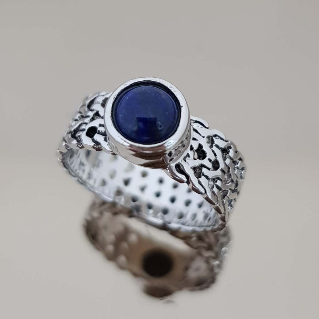แหวนลาพิสลาซูลี ดีไซส์บ่าเป็นเกลียวเชือก กลม 6 มม 925 Sterling SIlver Lapis Lazuli Round 6 mm Rope Design Unisex Ring