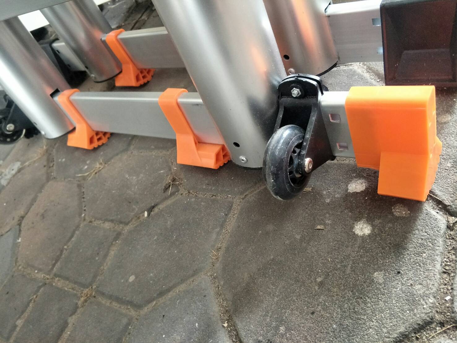 AC09 ยางขาบันไดพับ ขนาด 6.1x 1.5 cm