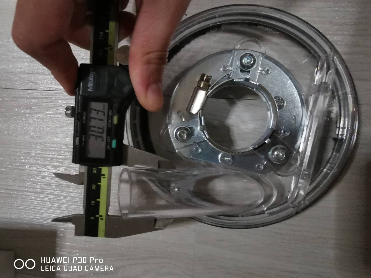 G25 ชุดบังใบดักฝุ่นต่อกับเครื่องดุดฝุ่น สำหรับหินเจียร 4 นิ้ว ใบ 110/115 มิล