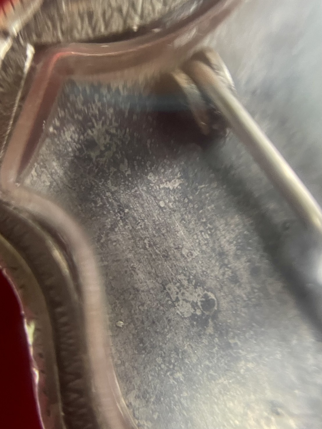 หลวงพ่อโสธรปี2498 เนื้อเงินลงยาสีแดงรุ่นแรก บล็อก5จุด พิมพ์หลังเข็มกลัด