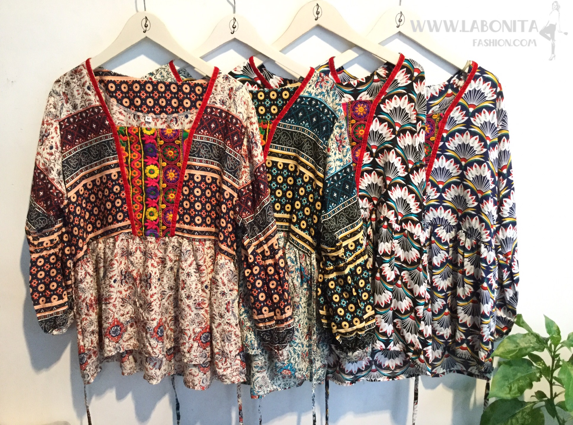 เสื้อโบฮีเมียนทรงสวย อกเสื้อปักลายชนเผ่างานน่ารักมากๆค่ะ