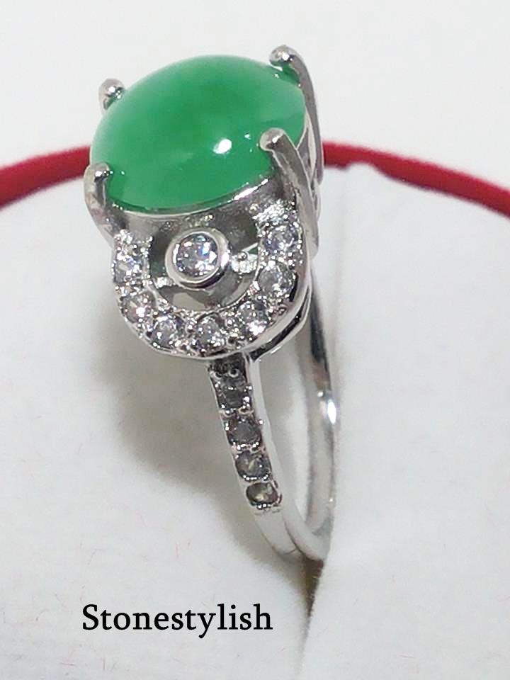 แหวนหยกล้อมคริสตัล Jadite A type Jade