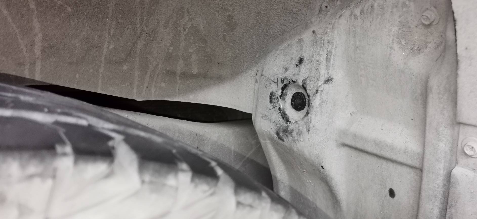 CARE12 พุกยึดกันชนบังโคลน MITSUBISHI ชุด 20 ตัว