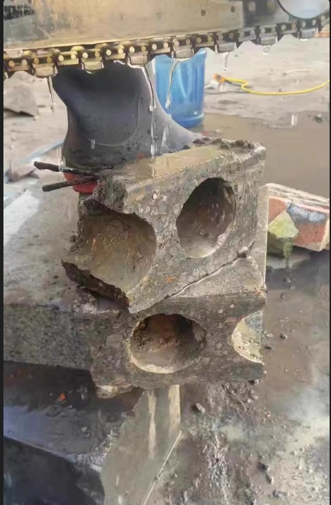 ES34 เลื่อยโซ่ตัดผนังปูน ขนาด 18 นิ้ว 7600 วัตต์ พร้อมปั๊มน้ำหล่อ