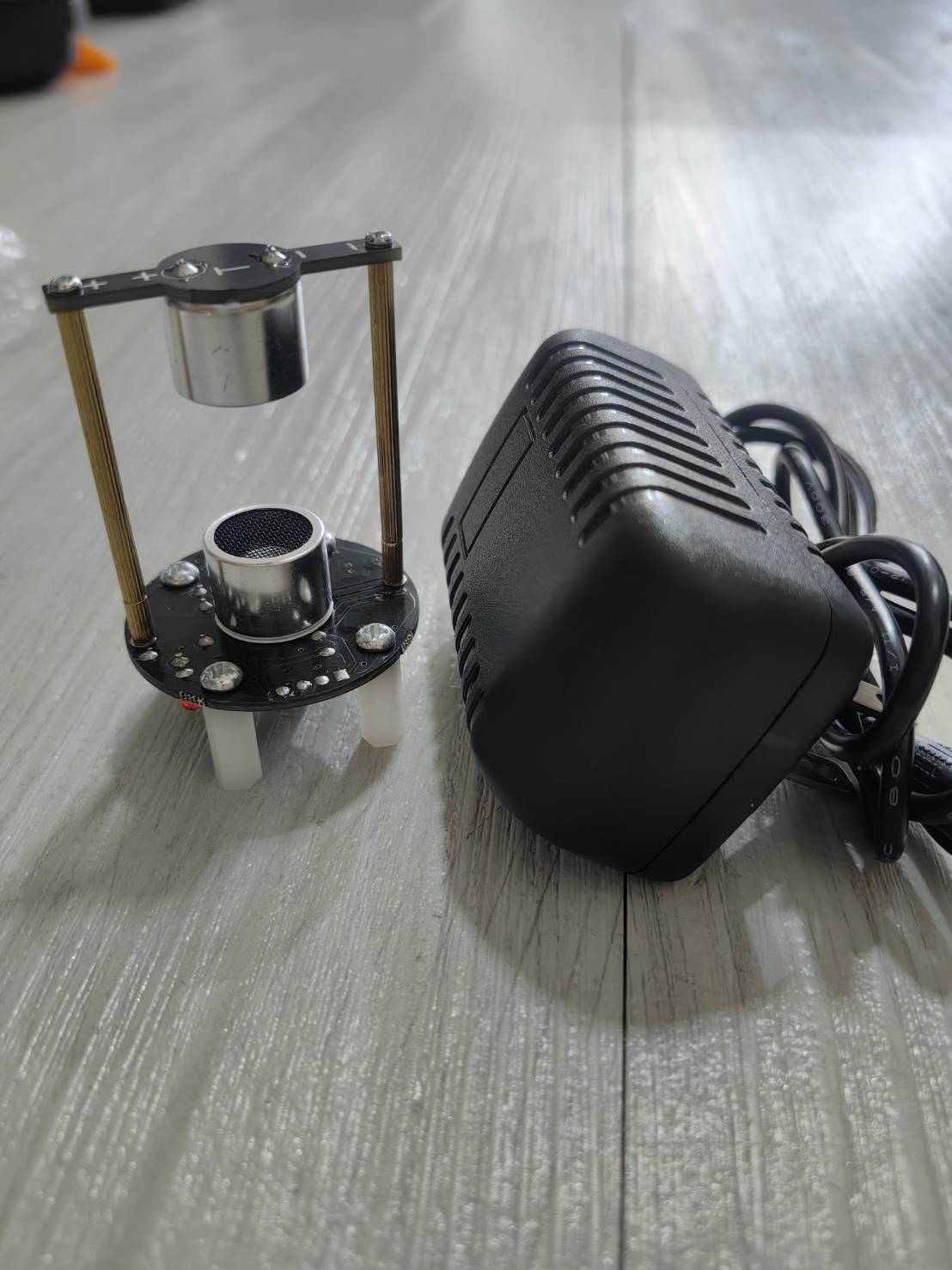 MO50 ชุดทดสอบคลื่นอัลตร้าโซนิคทำให้ของเบาๆลอยได้ สำหรับ นักศึกษา