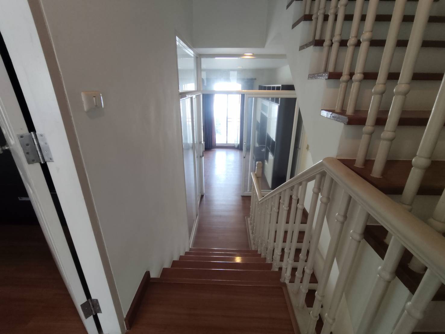 ทาวน์โฮม 3 ชั้น บ้านกลางเมืองสวิสทาวน์ ซ.ประเสริฐมนูกิจ 25 ถ.เกษตร-นวมินทร์ ลาดพร้าว บ้านอยู่หน้าคลับเฮ้าส์ ทำเลดี บ้านสวย พร้อมอยู่ Baan Klang Muang Swiss Town