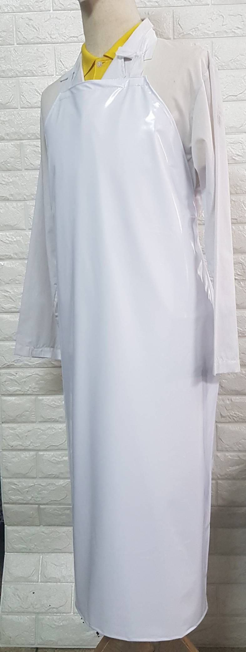 ผ้ากันเปื้อน พีวีซี สีขาว กันน้ำ กันน้ำมัน ขนาด 75x110 ซม.