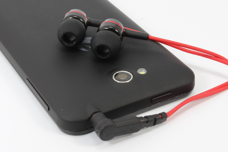 ขาย หูฟัง Soundmagic ES18 สีสันจิ้ดจ้าดถูกใจวัยรุ่น เบสลงลึกหนักหน่วงสะใจ ใส่สบาย น้ำหนักเบา ไม่เจ็บหู หูฟังระดับคุณภาพเยี่ยม !