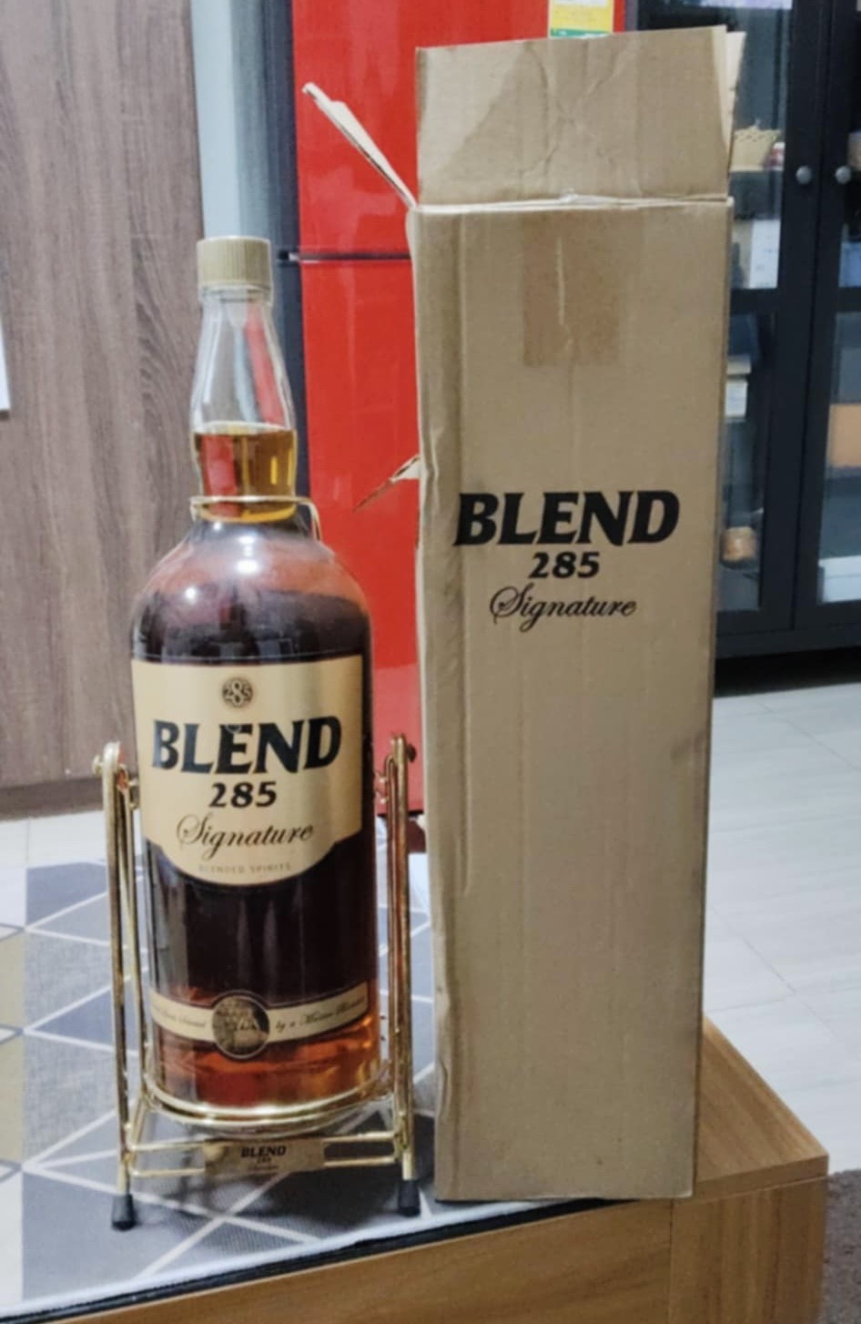 เหล้าBLEND285เก่า ขนาด4.5ลิตร ขวดใหญ่ เลิกผลิต