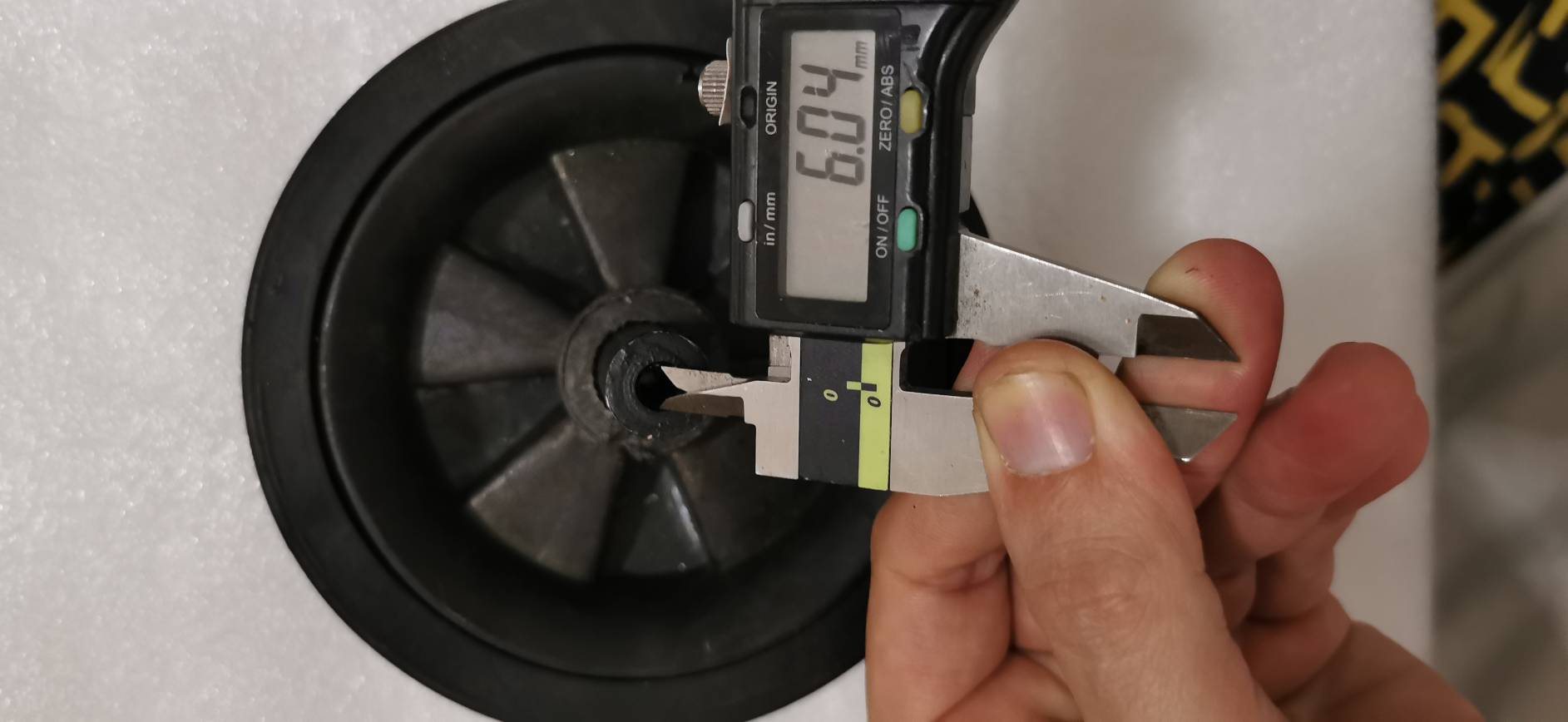 MO32 ล้อพลาสติก 5 นิ้ว สำหรับติดกับมอเตอร์แกน 6 มิล DIY รถเข็นไฟฟ้า*** ไม่รวมมอเตอร์