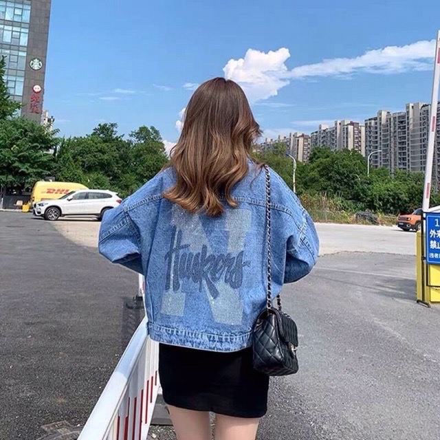 แจ๊คเก็ตยีนส์ สไตล์เกาหลี ด้านหลังรีดเพชรสวยๆ