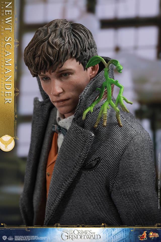 Hot Toys MMS512B FANTASTIC BEASTS: THE CRIMES OF GRINDELWALD - NEWT SCAMANDER (SE)