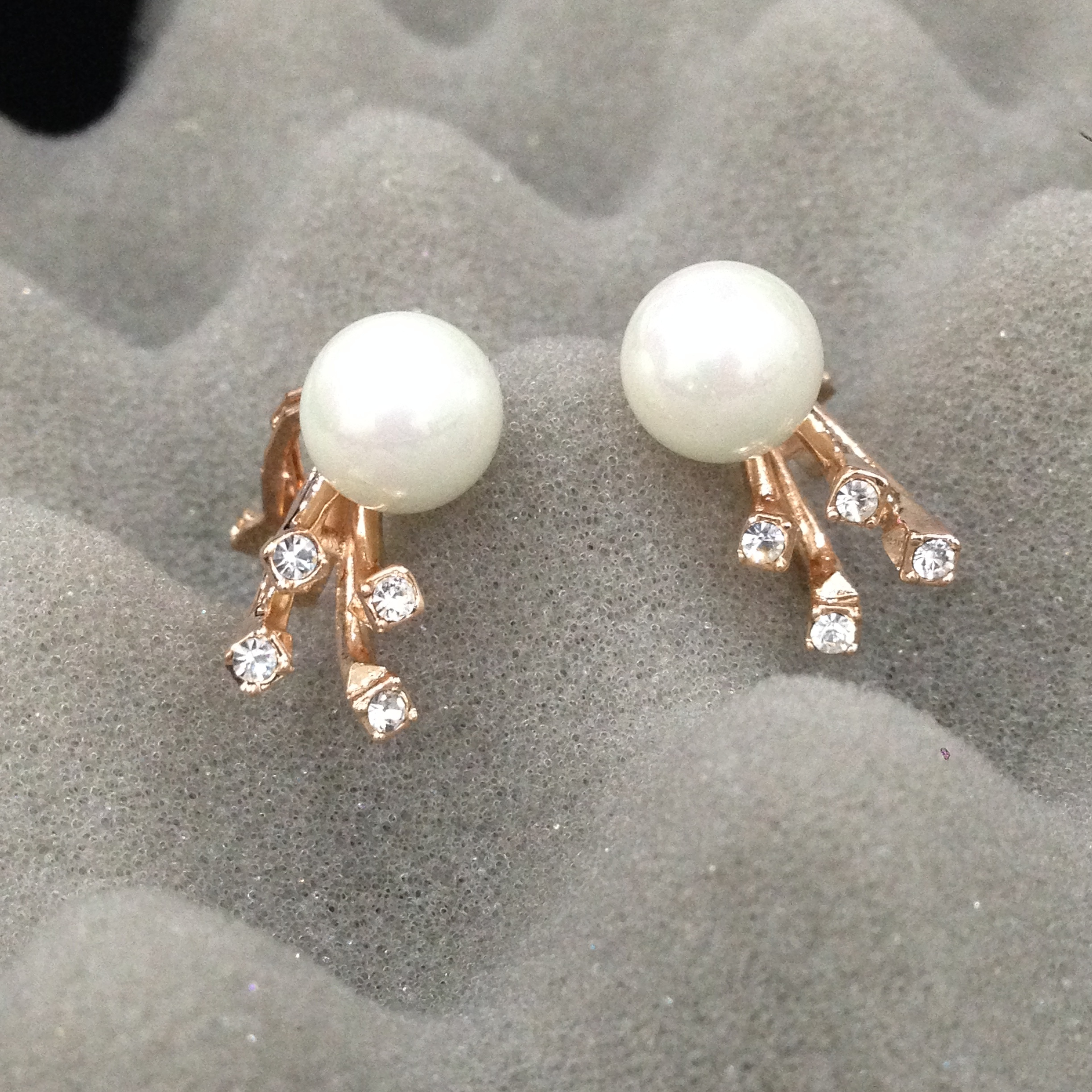 ต่างหูหนีบ Moonshine มีซิลิโคนรอง หนีบไม่เจ็บ เงินแท้92.5% ไม่เจาะหูก็สวยได้_EC138