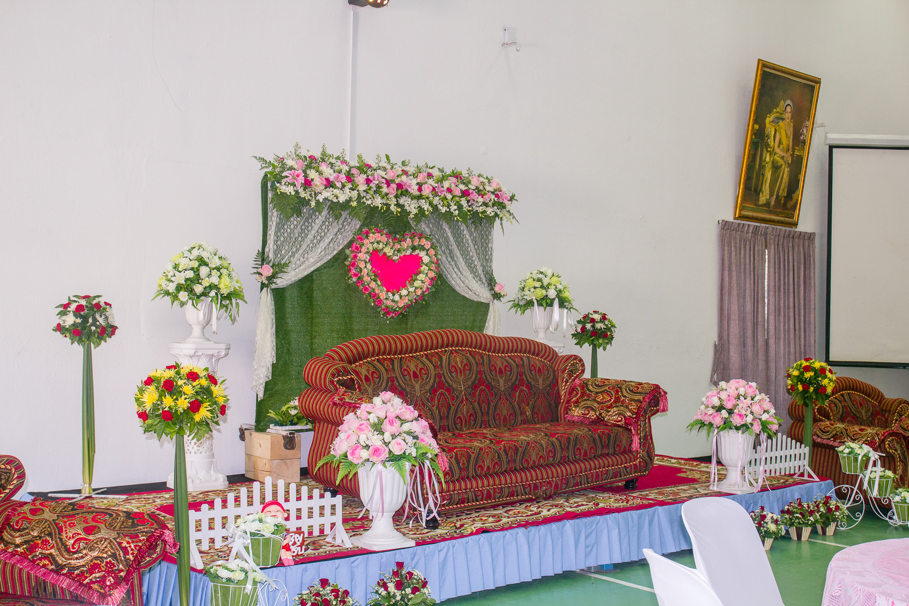 ซุ้มถ่ายรูป ตกแต่งเวที ธีมงานชมพู สดใส