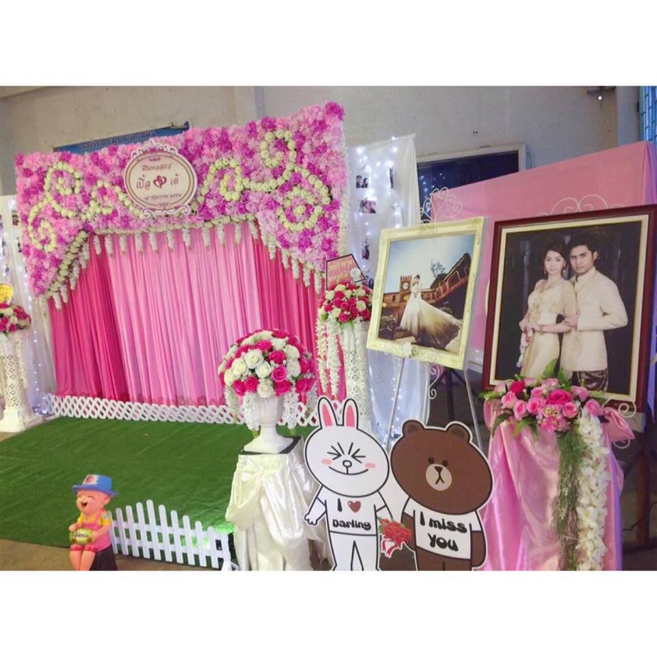 ซุ้มถ่ายภาพงานแต่ง ดอกไม้แห้ง ธีมชมพูขาว