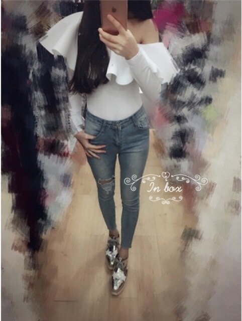 เสื้อทรงบอดี้สูท เข้ารูป ผ้าสแปนเด็กแบบสปอตส์ เนื้อดี เก็บทรง เนื้อผ้านุ่ม ยืดหยุ่นได้ ช่วงเป้ามีกระดุม สะดวกไม่ต้องกังวนเรื่องเข้าห้องน้ำ