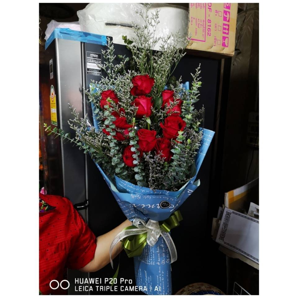 ช่อดอกไม้รับปริญญาบัตร กุหลาบแดง