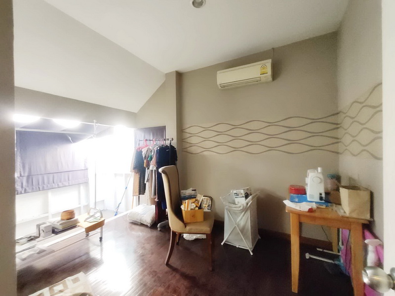 บ้านเดี่ยว 105 ตร.ว. ม.รัตนวรรณ 2 คลอง 4 ลำลูกกา ปทุมธานี บ้านสวย ทำเลดี หน้ากว้าง 30 เมตร