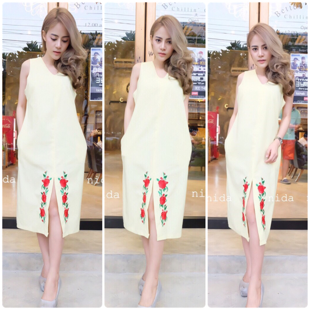 เดรสแขนกุด คอวี สไตล์มินิมอล เรียบๆเบาๆ ดีไซน์เกาหลี เพิ่มดีเทลผ่าน่าปักดอก