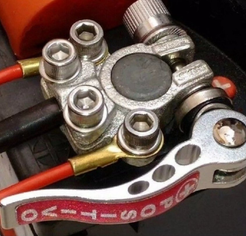 CARE09 ขั้วแบตปลดเร็ว สำหรับแบตแกนใหญ่ 16 มิล ทองแดงแท้ ชุบดีบุก