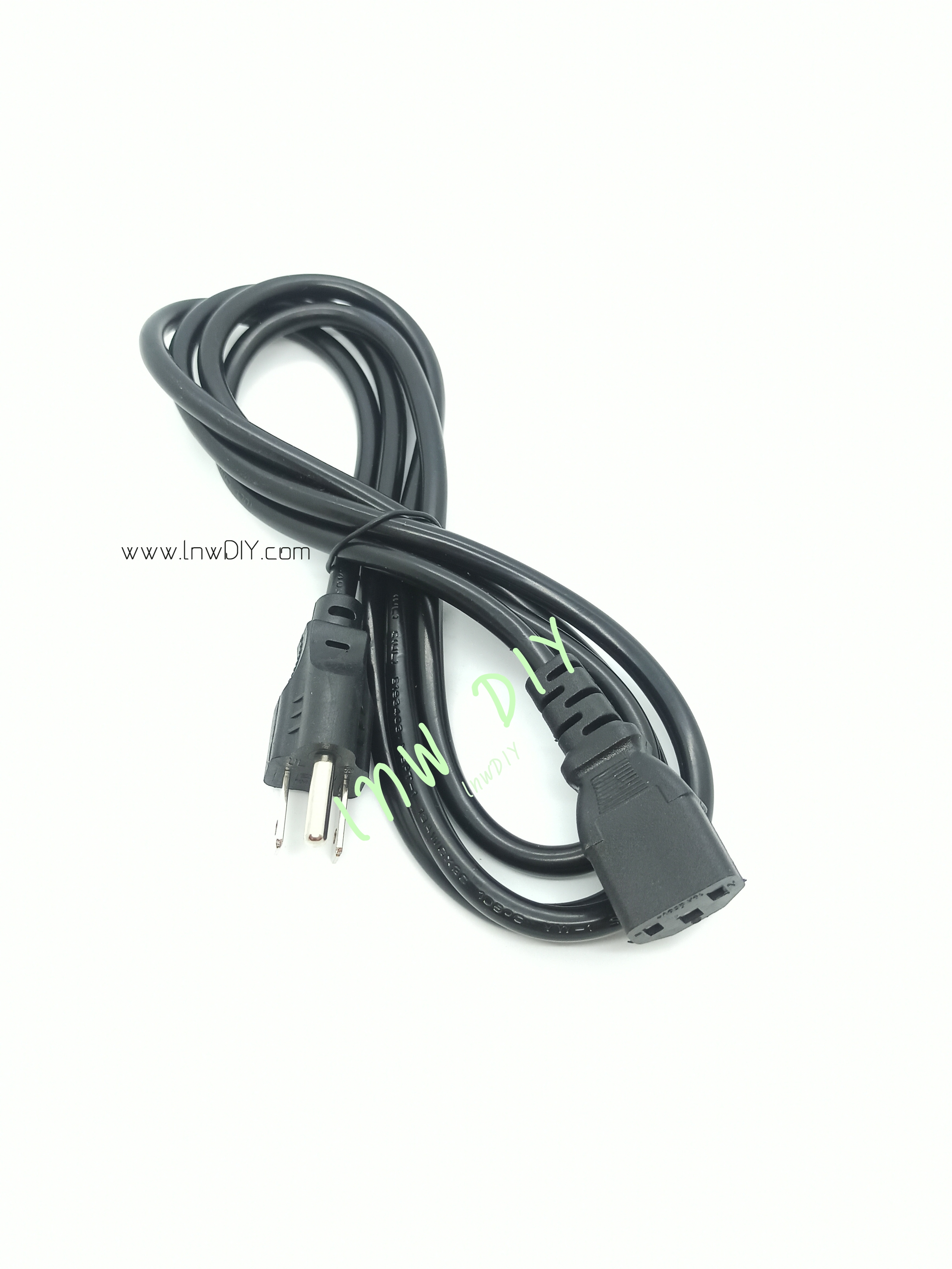 สายไฟ AC power ยาว 1.8 m เส้นผ่าศูนย์กลาง 0.75 mm.