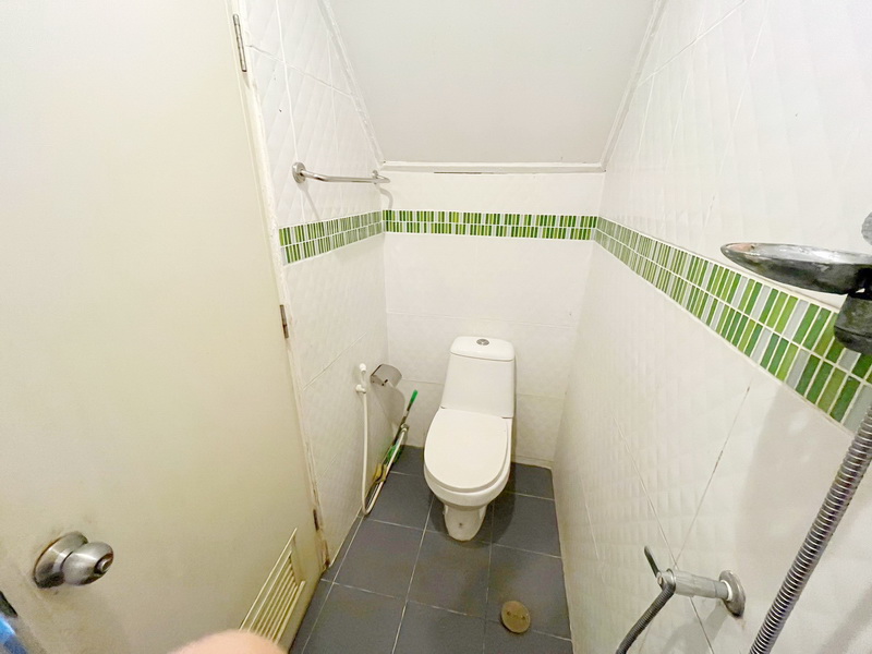 ทาวน์เฮ้าส์ 2 ชั้น ม.อู่ทองเพลส 2 คลอง 3 ลำลูกกา (ซ.เปียนนท์) ปทุมธานี ทำเลถนนเมน ห่างสถานีรถไฟฟ้าคูคตเพียง 5 นาที บ้านสวย ตกแต่งใหม่ พร้อมอยู่