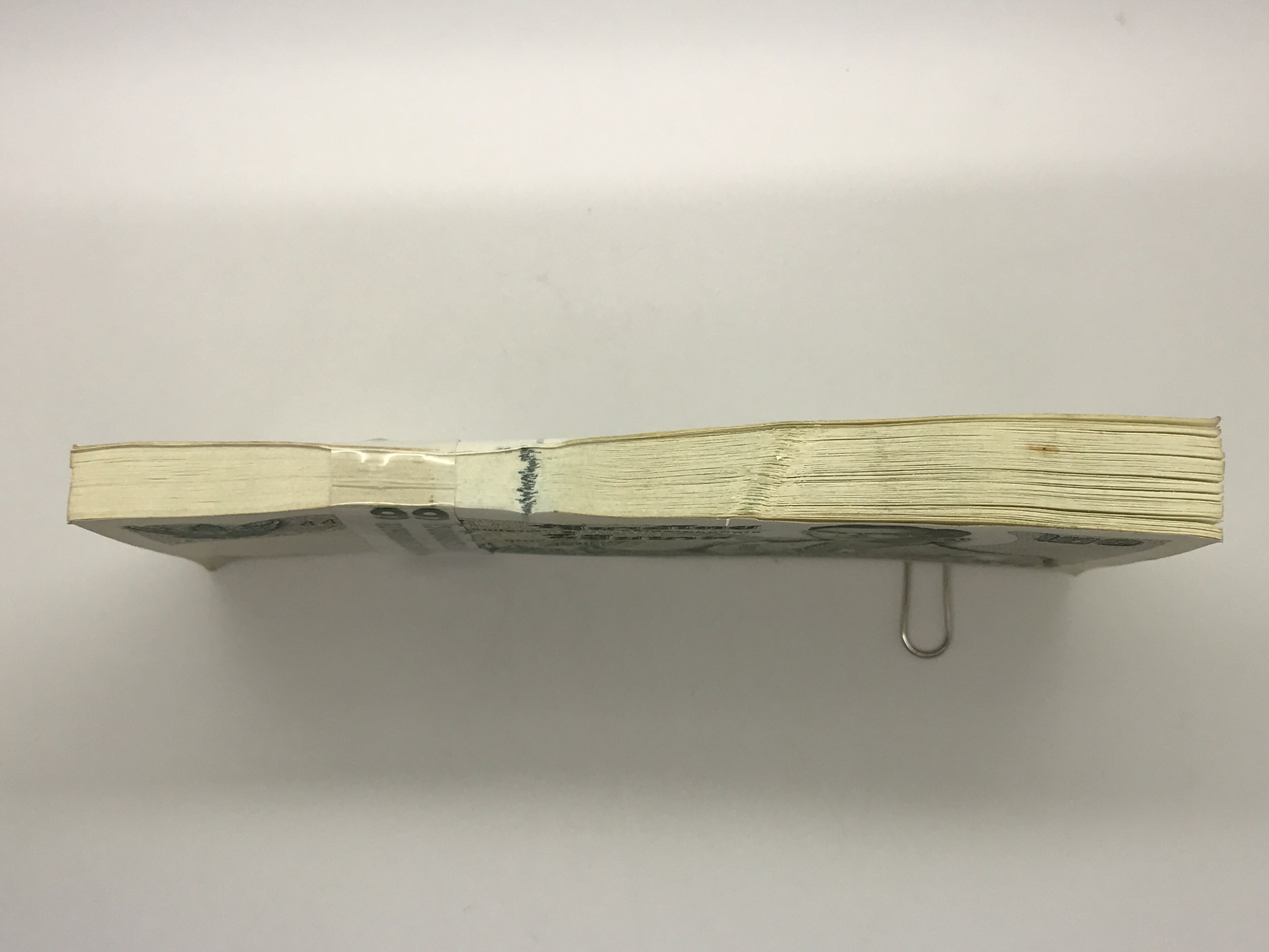 ธนบัตร 20 บาท แบบ 11 แหนบ เรียงเบอร์