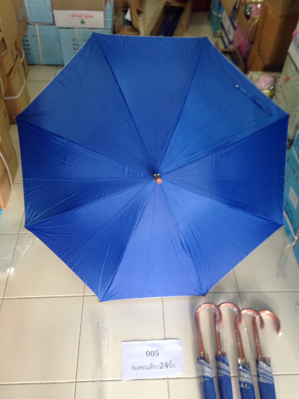 ร่มตอนเดียว24นิ้วด้ามพลาสติกลายไม้ เลือกสีได้ รหัส 005