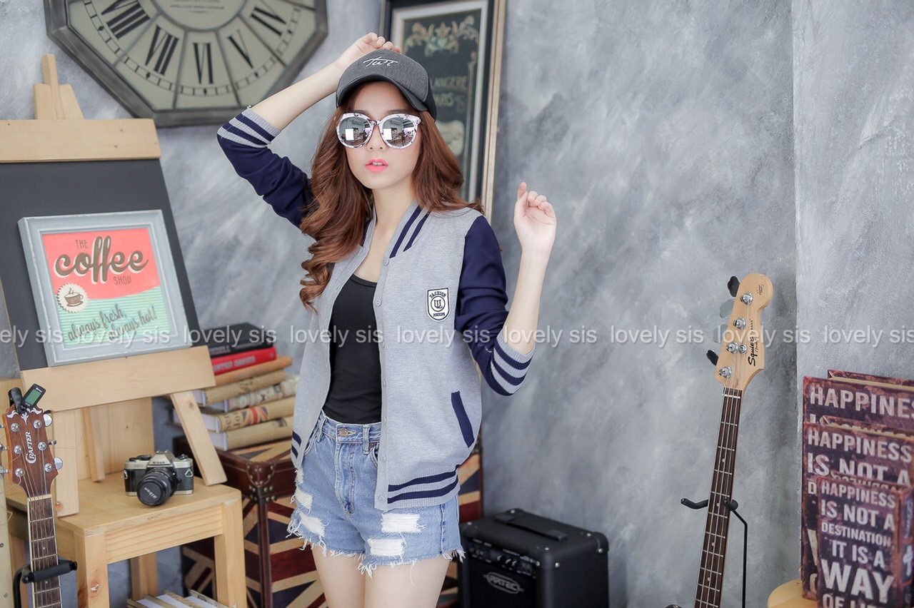 เสื้อคลุมไหมพรม เพิ่มลูกเล่นแต่งสีสลับช่วงคอและแขน งานสวย ผ้าไหมพรมนิ่ม ใส่คลุมเท่ห์ๆ ได้ตลอดไม่มีเบื่อจ้า