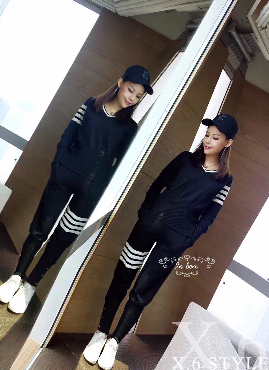 เซต ไหมพรม เสื้อ+กางเกง เนื้อผ้า: ตัดเย็บอย่างดี งานสวยเนี้ยบ เสื้อผลิตผ้าไหมพรมเนื้อนุ่มอย่างดี ทอแน่นไม่ต้องกลัวย้วย ผ้ามีน้ำหนัก เรียบหรู ดูดี เว่ออ จะใส่คู่ ใส่เดี่ยว หรือจับแมทกับอย่างอื่นก็เก๋ๆ งานสวยแม่ค้าเฟิมคร้าา