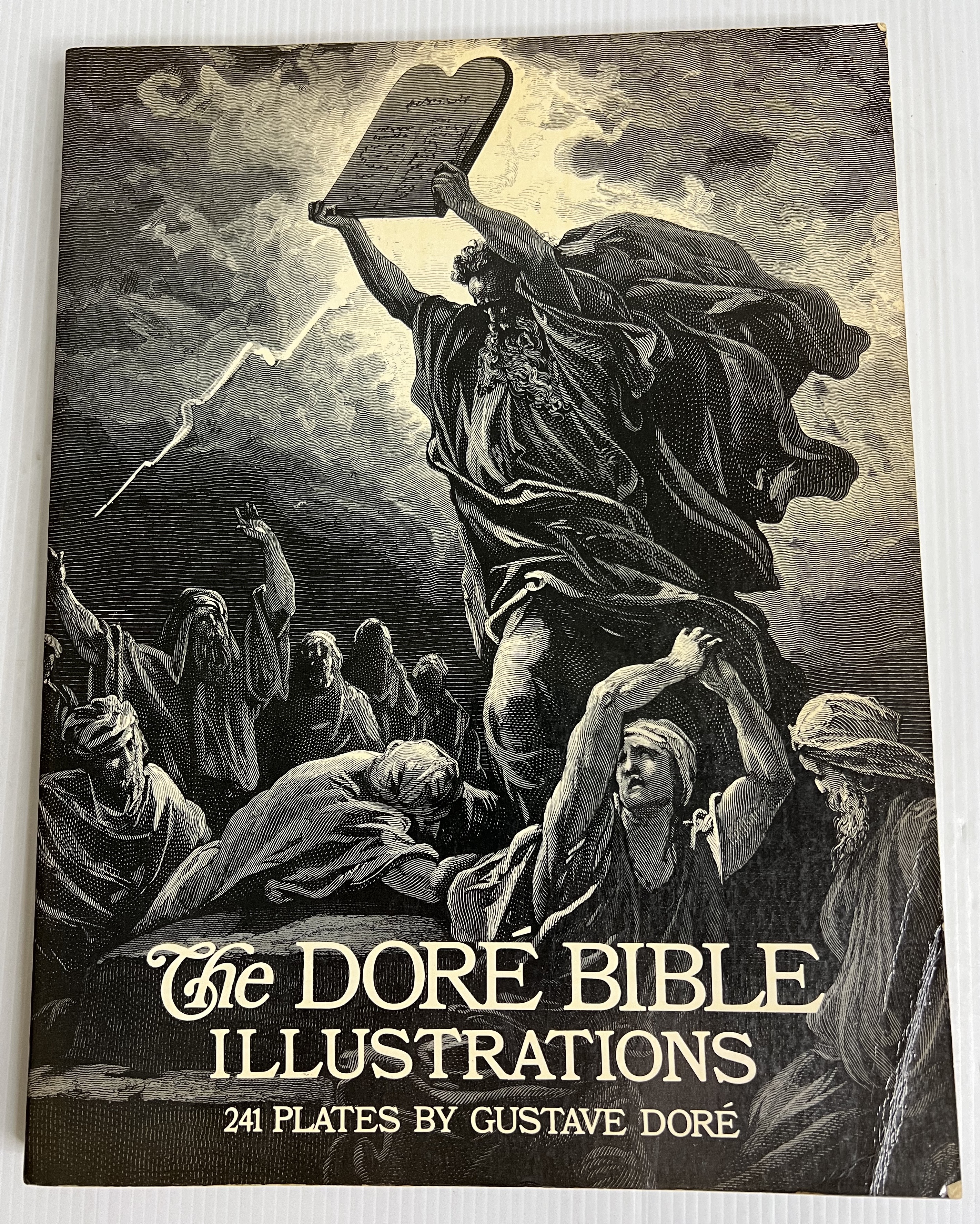 The Dore Bible Illustrations Gustave Dore June 1, 1974 90-99% Paperback