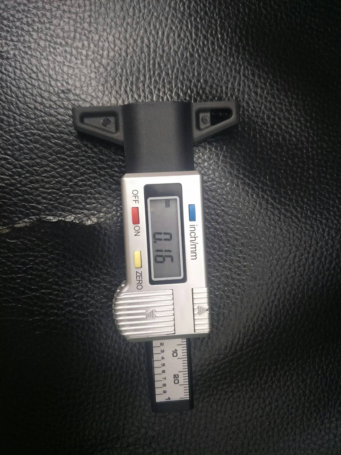 R09 เกจวัดความสึกยางรถยนต์ ดิจิตอล