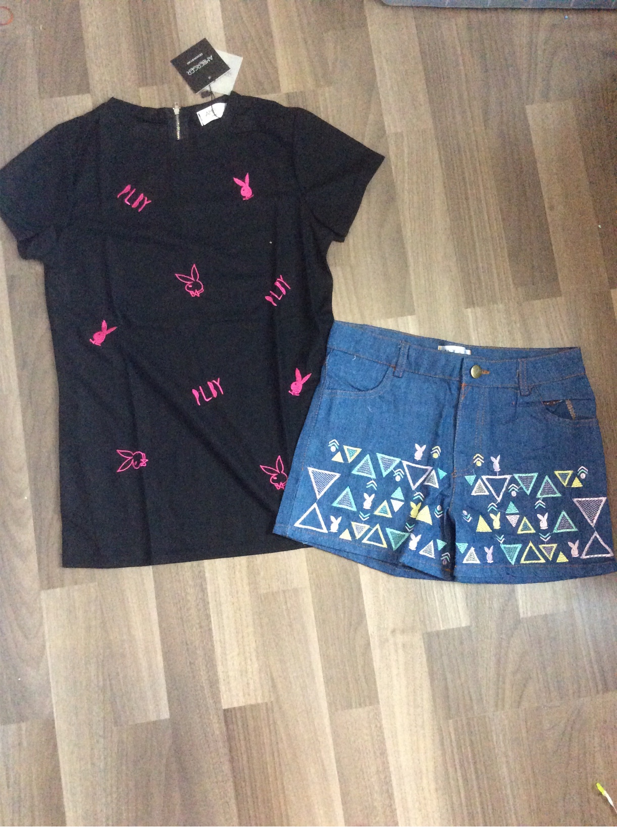 ชุดเซ็ทขาสั้น ลายกระต่าย งานป้าย AMBERGER