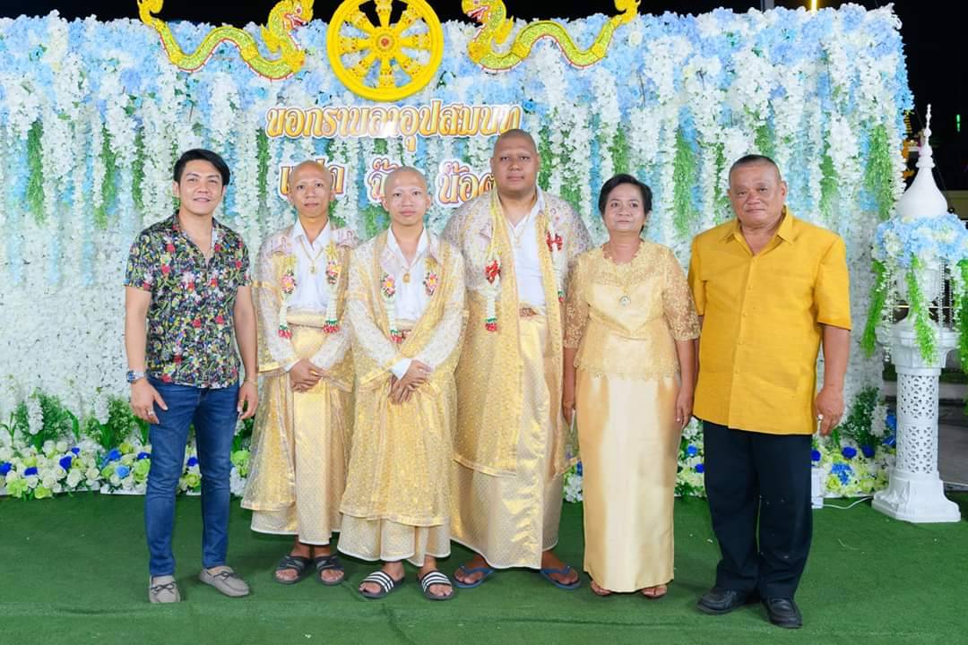 ฉากถ่ายรูปงานบวช ธีมงานขาวฟ้า