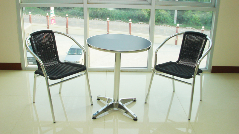 ชุดโต๊ะอลูมิเนียม