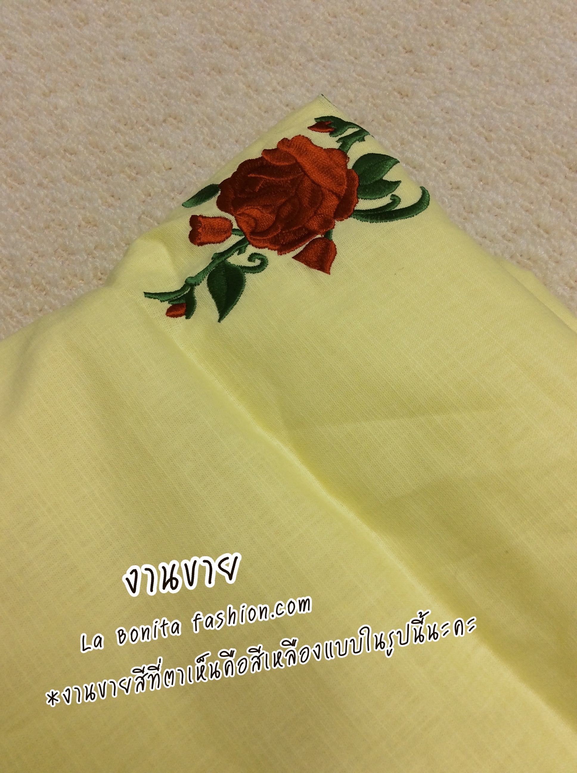 เดรสแขนกุด คอวี สไตล์มินิมอล เรียบๆเบาๆ ดีไซน์เกาหลี เพิ่มดีเทลผ่าน่าปักดอก
