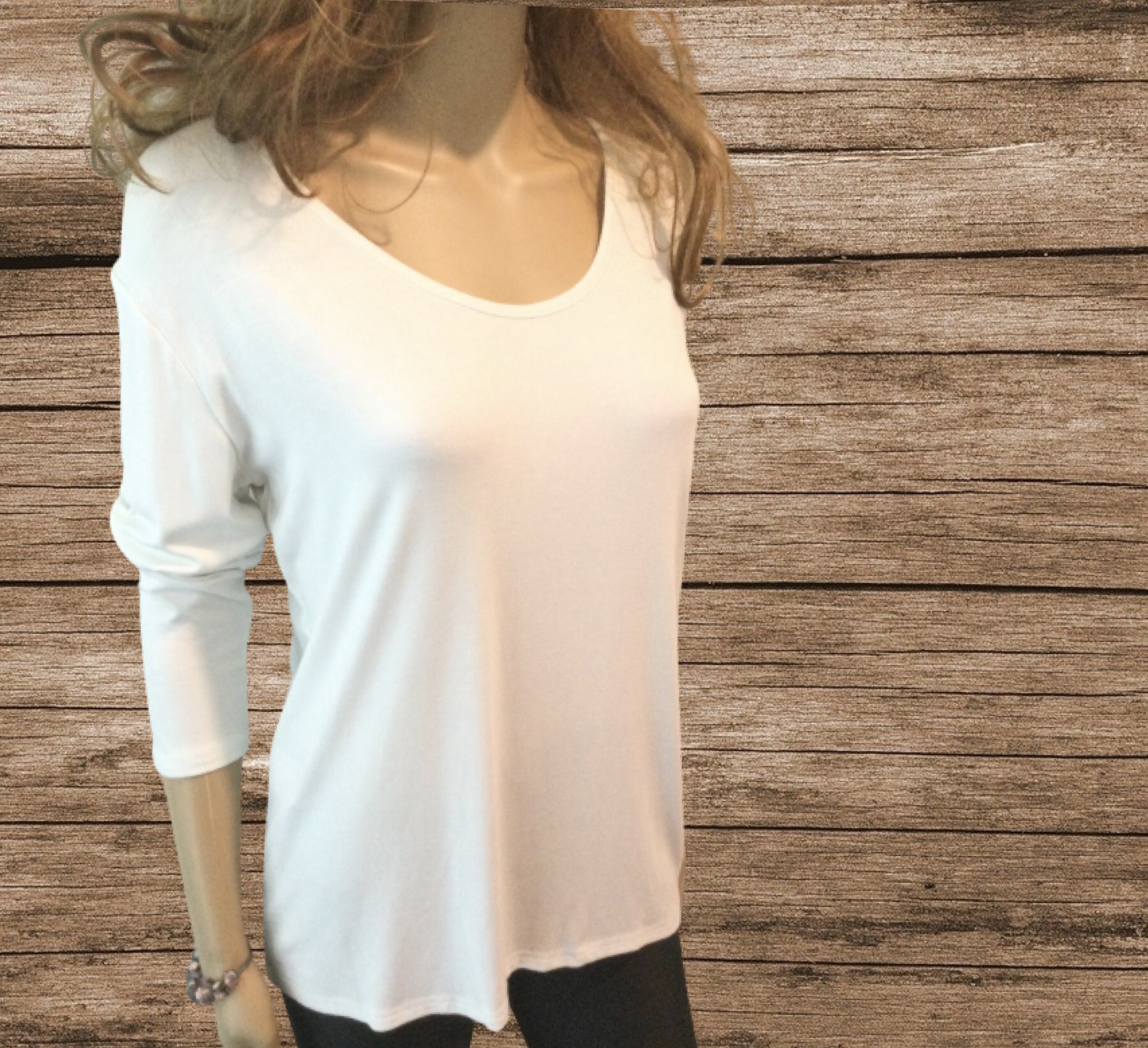 เสื้อยืดแขนยาวสีขาวผ้าดีมากก ผ้านิ่มมากก