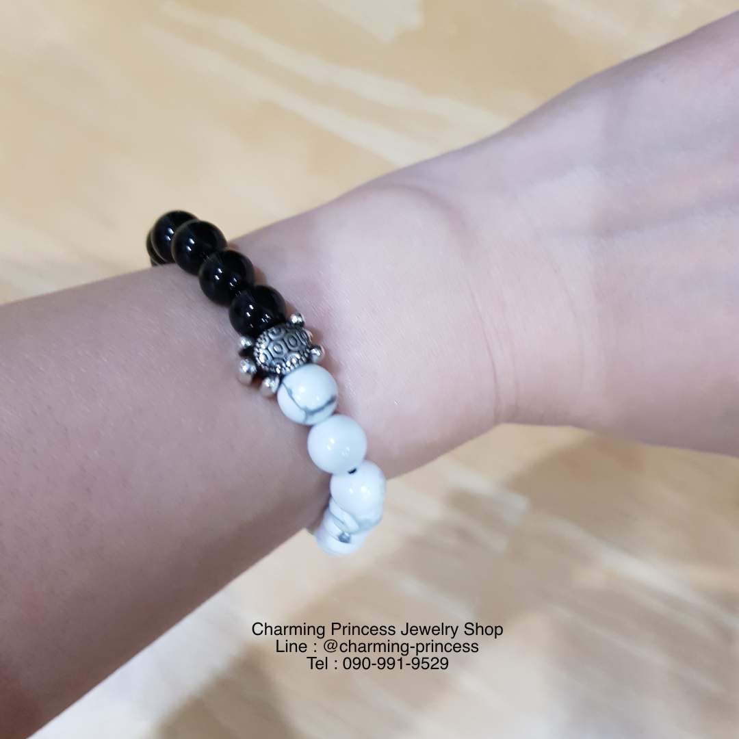 Black Onyx, Howlite with Sterling Silver Ying Yang and Turtle นิล และ ฮาวไลท์ 8 มม ประดับเงินแท้หยินหยางและเต่า ป้องกัยภัยจากผู้ไม่หวังดี สุขภาพแข็งแรง ปรับสมดุลย์ในร่างการและสภาวะแวดล้อม เพิ่มพลังบวก
