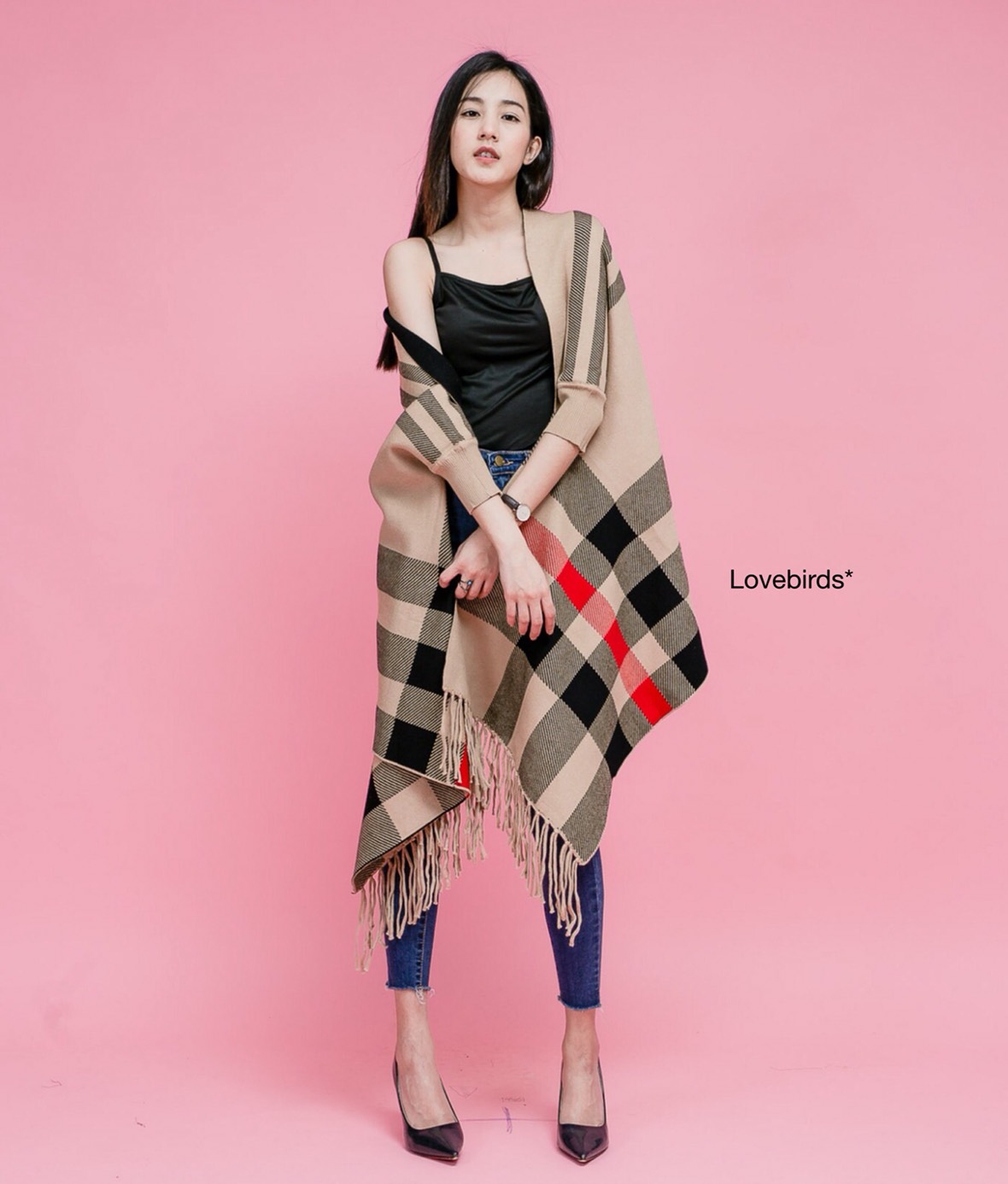 เบลเซอร์ทรงเสื้อคลุมลายเบอเบอร์รี่ ใส่สวมแขน ผ้าอย่างดี จั้มที่แขน ปลายฟริ้น งานสวยมากๆค่า