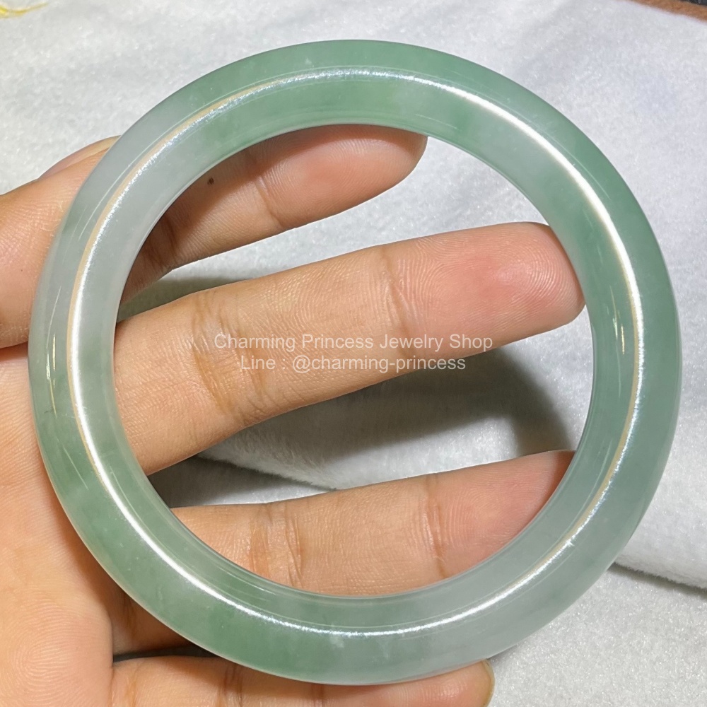 กำไลหยก A Type Jade Bangle ความกว้างกำไล 59 มม หน้ากำไลกว้าง 10 มม