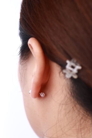 ต่างหูสำหรับผิวแพ้ง่าย เงินแท้ 92.5% ตัวอักษรภาษาอังกฤษ ก-ฮ เลือกผสมได้เลยค่ะ (ราคาต่อข้าง)_ES002