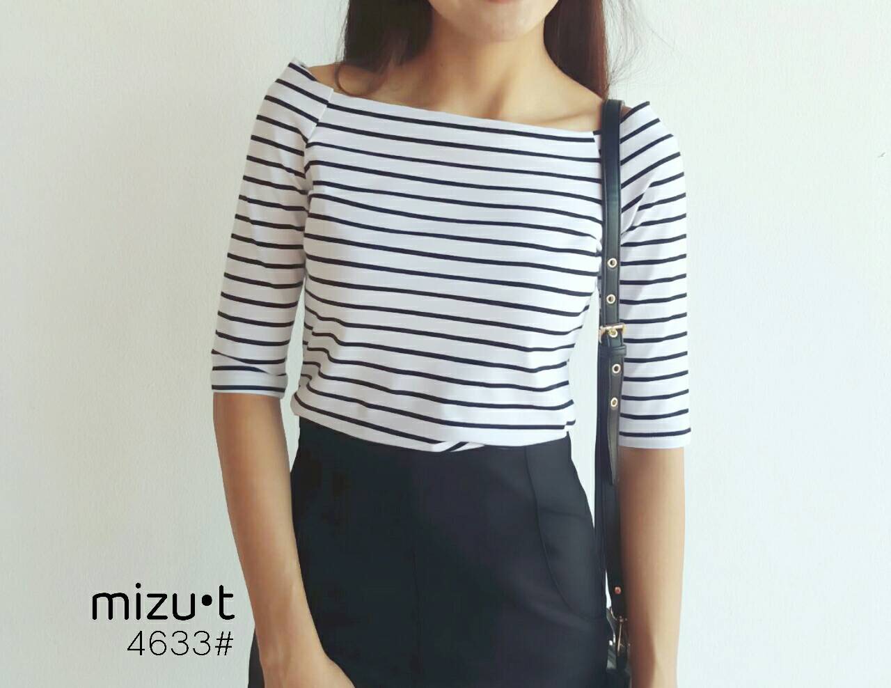 มาแว๊ววว รุ่นฮิตติดตู้ทุกคน มีกี่สีจัดให้หมด เสื้อยืดคอปาดแขนสามส่วนลายริ้ว ใส่ง่าย ผ้าสบายๆไม่อึดอัด จัดเลยจ้า