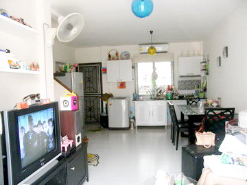 ทาวน์เฮ้าส์ ม.เดอะวิลล่า ซ.ท่าอิฐ ถ.รัตนาธิเบศร์ ปากเกร็ด นนทบุรี