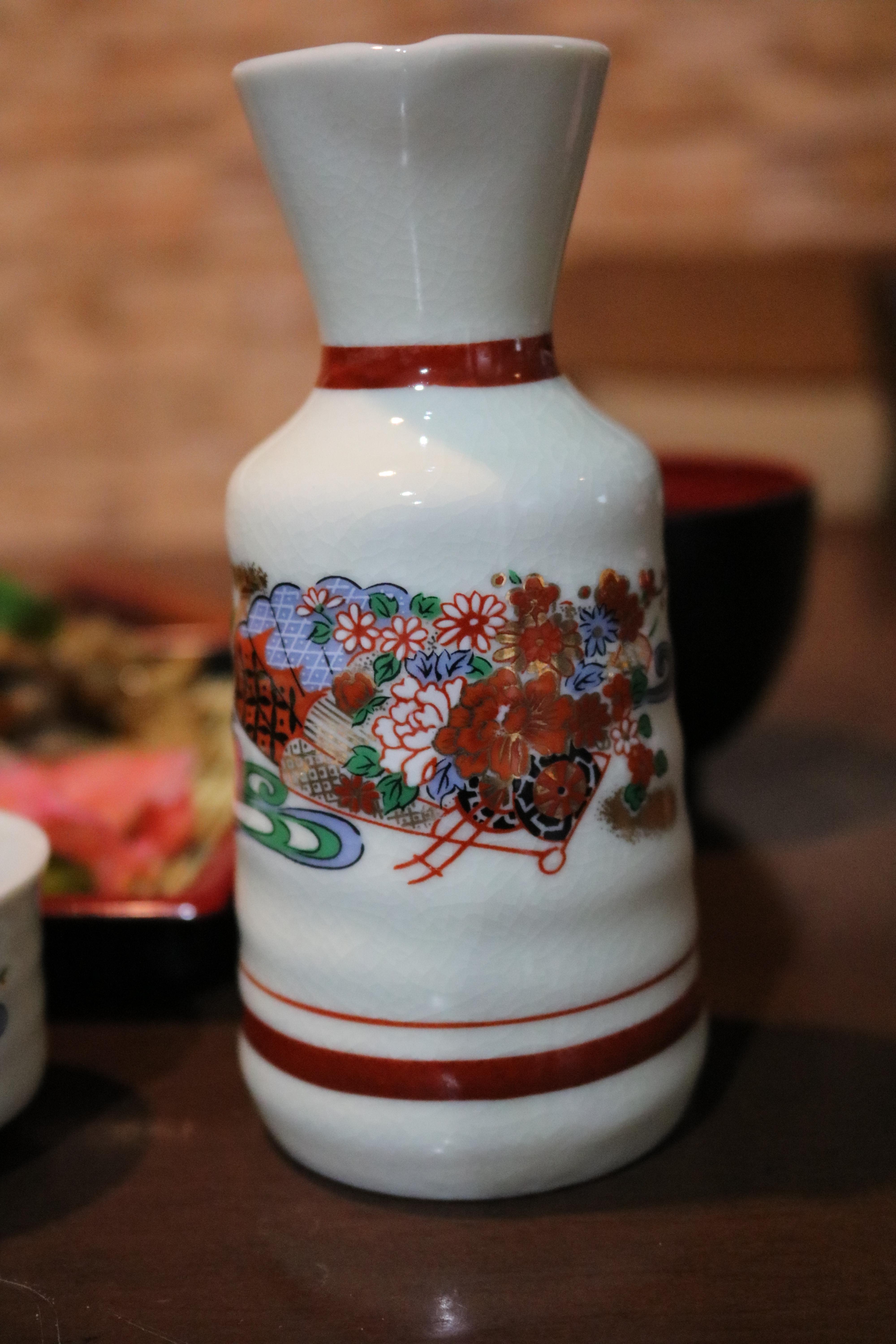 ขวดสาเกญี่ปุ่น พร้อม จอก มือสองญี่ปุ่น